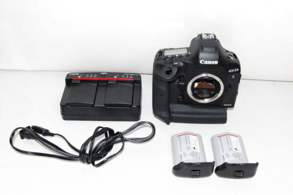 元箱や説明書は欠品も、純正バッテリー2個付属のCanon キヤノン EOS-1D X Mark Ⅱを買取しました（埼玉県所沢市）
