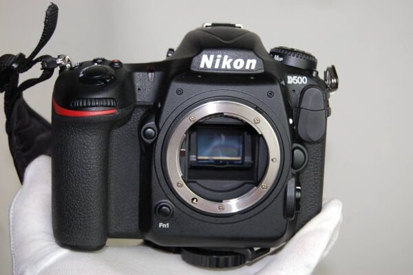 Nikon ニコン D500 カメラボディ　付属品がほとんど無くても買取しました(静岡県静岡市）